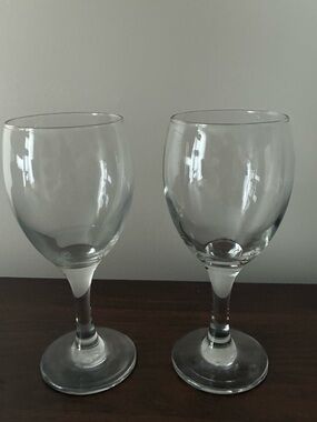 Clear Glass Wine Goblets - Set of 2